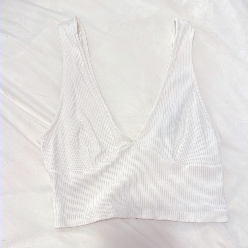 🪩 FOREVER 21 White Ribbed Crop Top